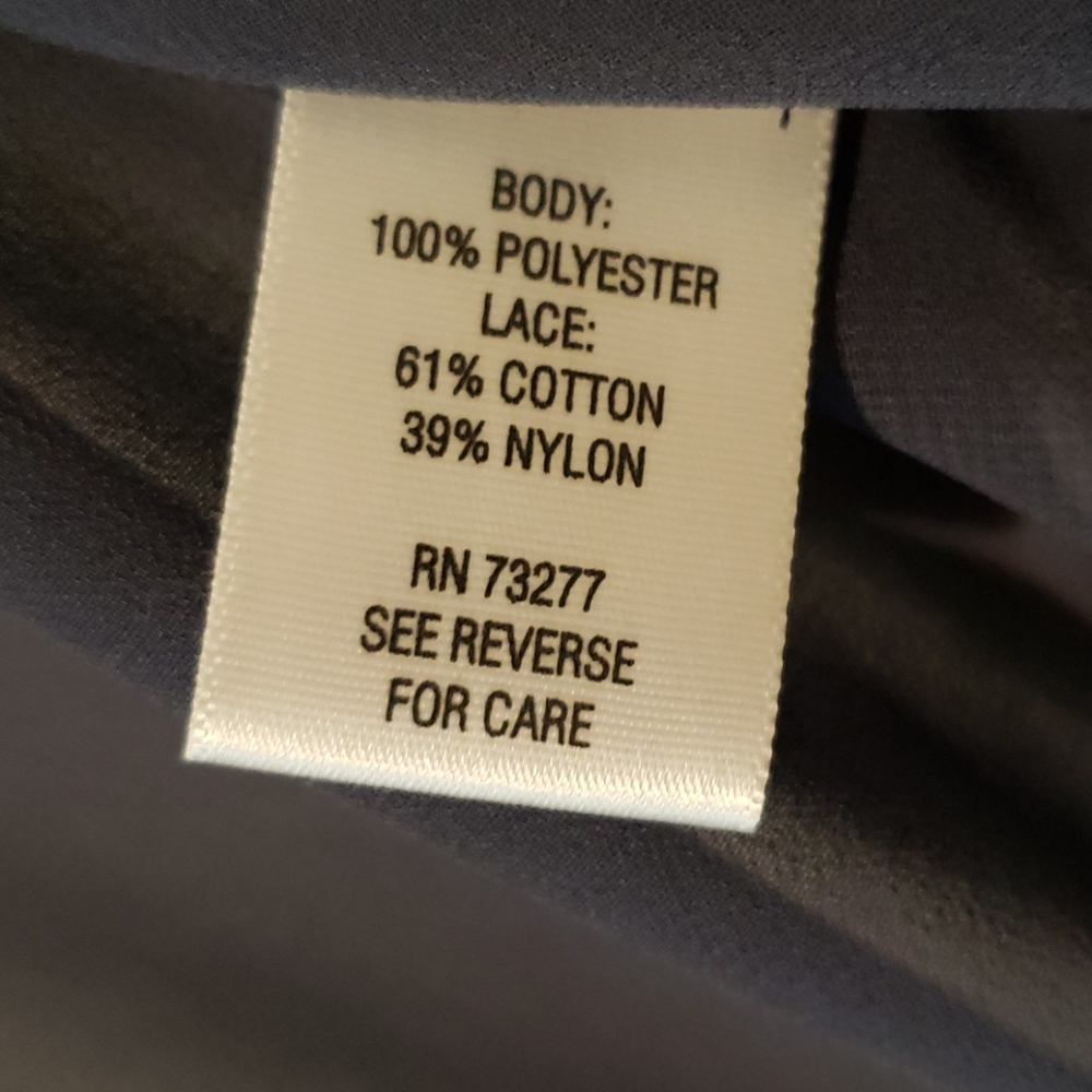 Simply Vera - Vera Wang Top Sheer & Lace PL - Picture 4 of 6